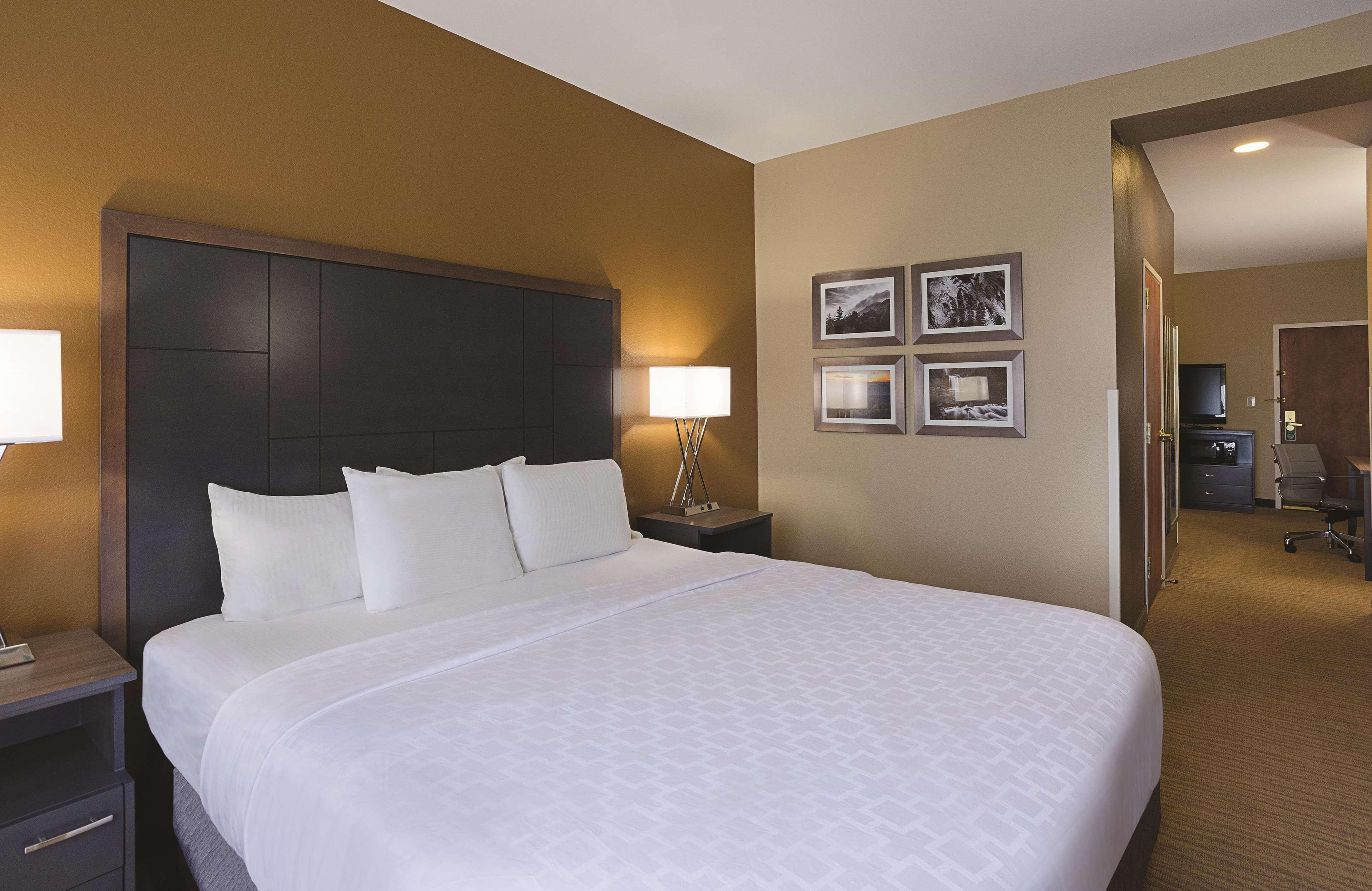 La Quinta By Wyndham Boone Hotel Exterior photo