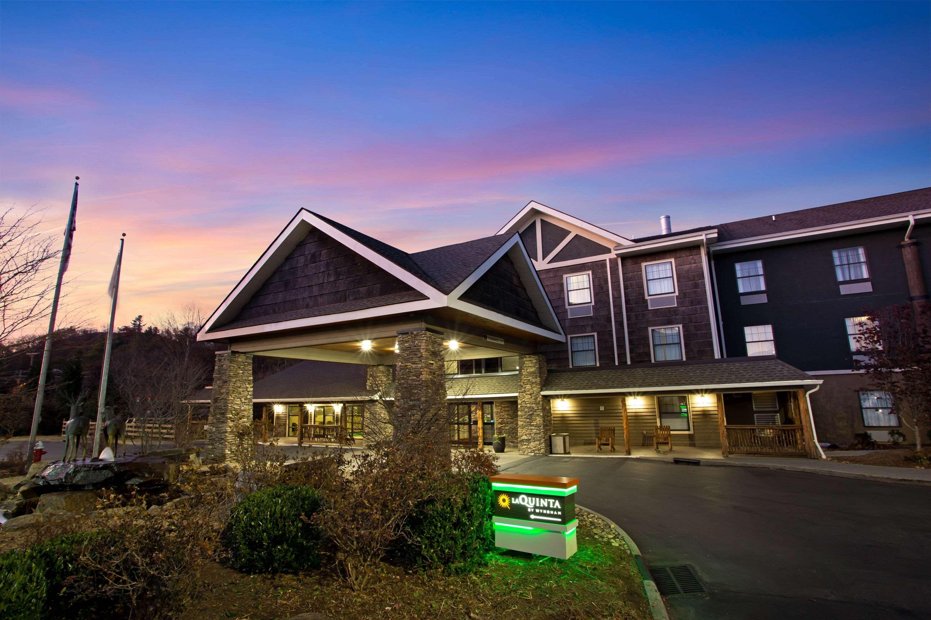 La Quinta By Wyndham Boone Hotel Exterior photo